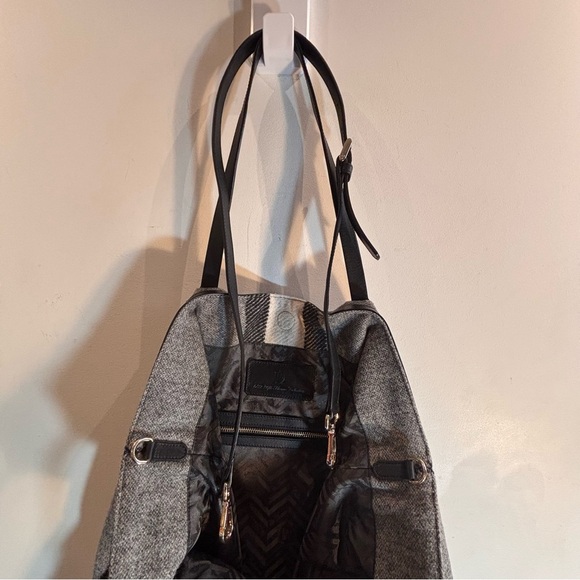 689 Fifth Avenue Collection Stylish Gray and Black Tote Shoulder Bag Fabric - Picture 14 of 14